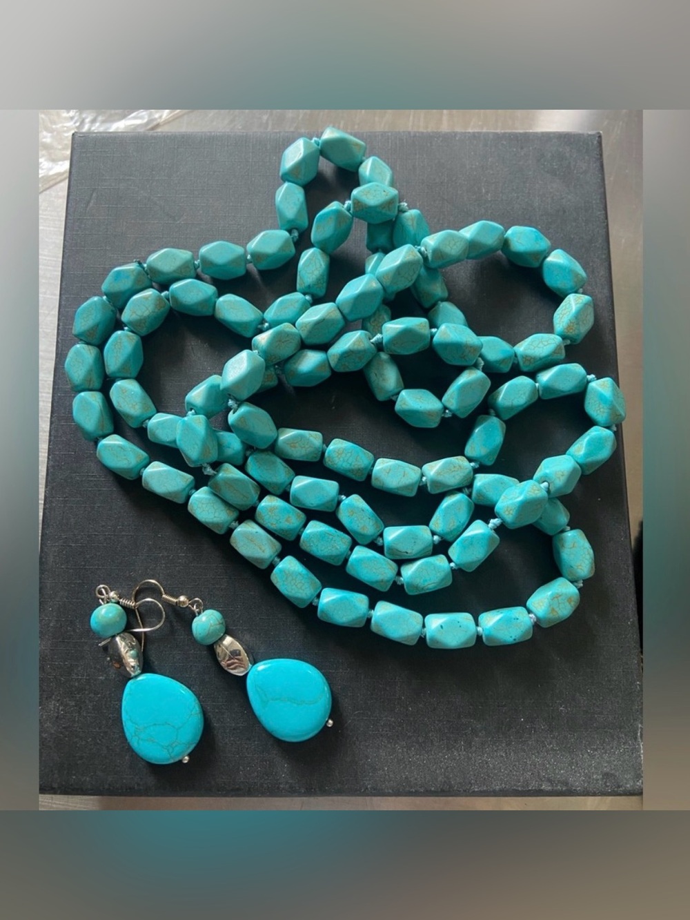 Vintage Genuine Turquoise necklace, hand knotted with earrings